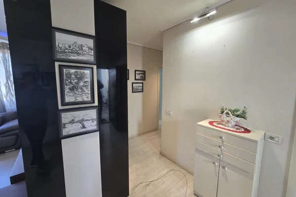 Appartamento in vendita a Tirana 3+1, Arredato