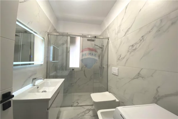 Appartamento in vendita a Tirana 2+1, Arredato