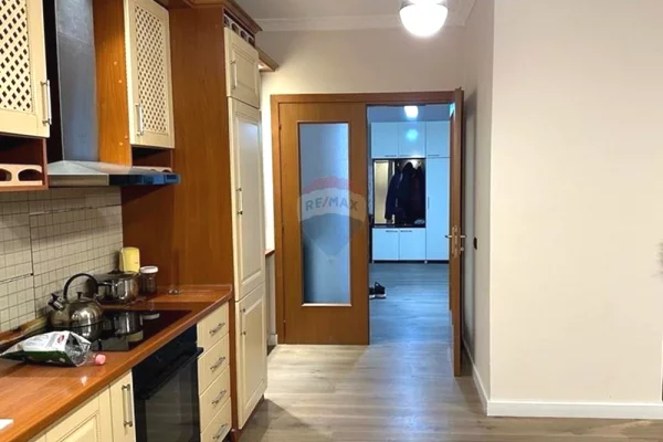 Appartamento in vendita a Tirana 2+1, Arredato