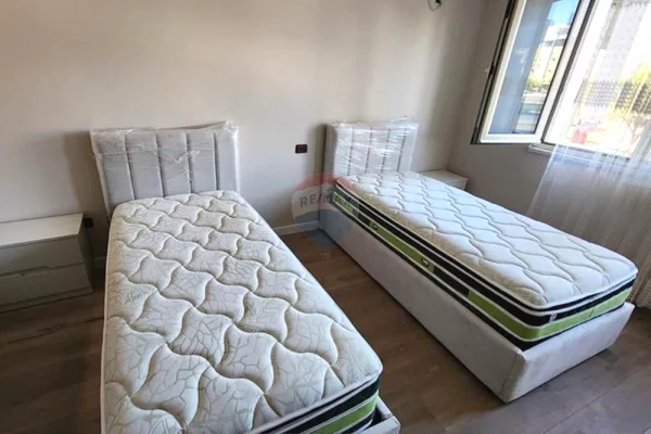 Appartamento in vendita a Tirana 2+1, Arredato