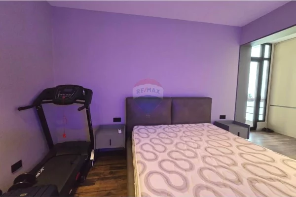 Appartamento in vendita a Tirana 2+1, Arredato