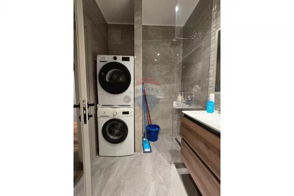 Appartamento in vendita a Tirana 2+1, Arredato