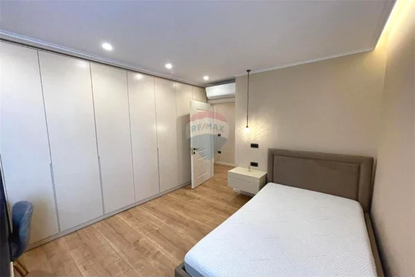 Appartamento in affitto a Tirana 2+1, Arredato