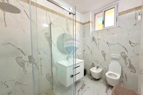 Appartamento in affitto a Tirana 2+1, Arredato