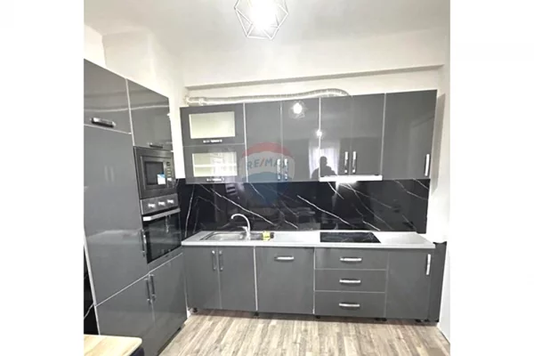 Appartamento in affitto a Tirana 1+1, Arredato