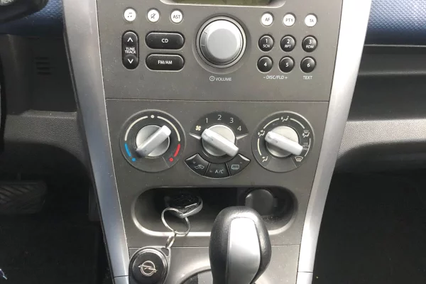 Auto in Vendita a Elbasan, Opel, 2012 gasoline-gas,Kambio Automatik Pagamento 4,600  Euro.