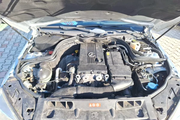 Auto in Vendita a Elbasan, Mercedes-Benz, 2010 gasoline-gas,Kambio Automatik Pagamento 6,800  Euro.