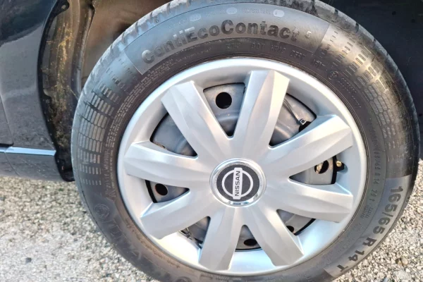 Auto in Vendita a Lushnja, Nissan, 2010 Benzine,Kambio Automatik Pagamento 4,300  Euro.