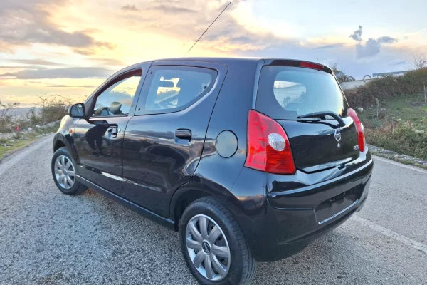 Auto in Vendita a Lushnja - 4,300 Euro