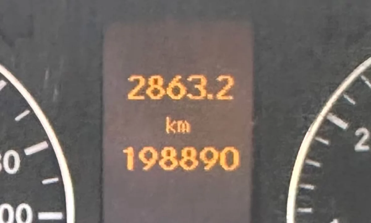 Auto in Vendita a Elbasan, Mercedes-Benz, 2010 gasoline-gas,Kambio Automatik Pagamento 4,300  Euro.