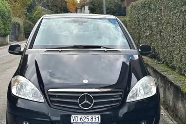 Auto in Vendita a Elbasan, Mercedes-Benz, 2010 gasoline-gas,Kambio Automatik Pagamento 4,300  Euro.