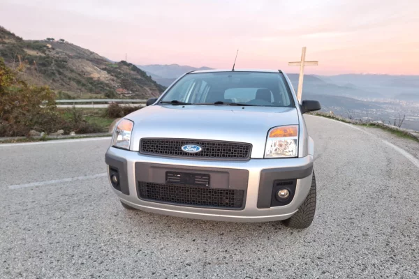 Auto in Vendita a Elbasan, Ford, 2009 gasoline-gas,Kambio Automatik Pagamento 4,300  Euro.