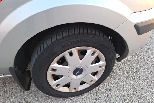 Auto in Vendita a Elbasan, Ford, 2009 gasoline-gas,Kambio Automatik Pagamento 4,300  Euro.