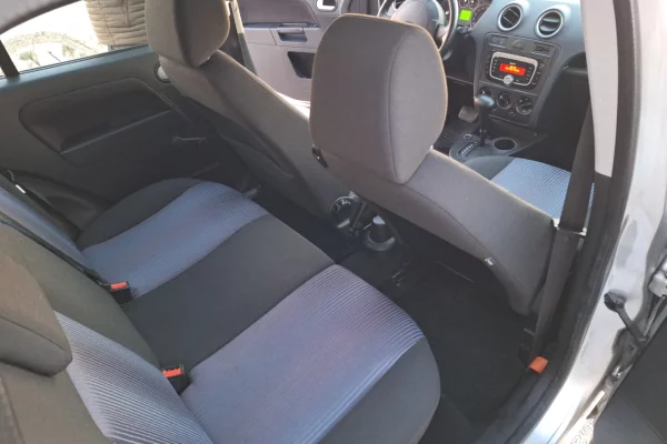 Auto in Vendita a Elbasan, Ford, 2009 gasoline-gas,Kambio Automatik Pagamento 4,300  Euro.