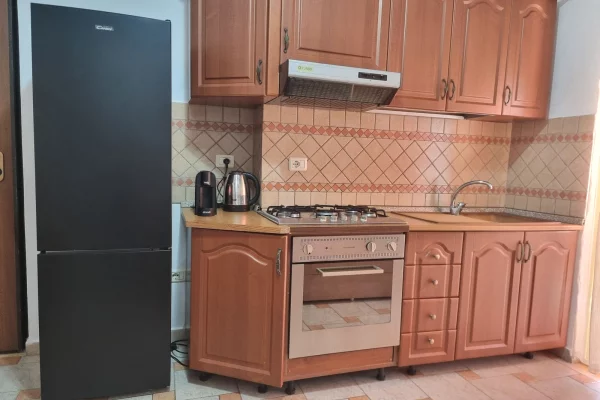 Shtepi me qera Apartament ne Durres, 1+1, Mobilimi E mobiluar, Pagesa 350  Euro.