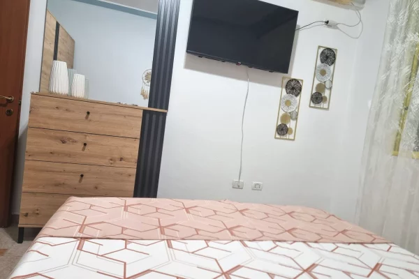 Shtepi me qera 1+1 ne Durres - 350 Euro