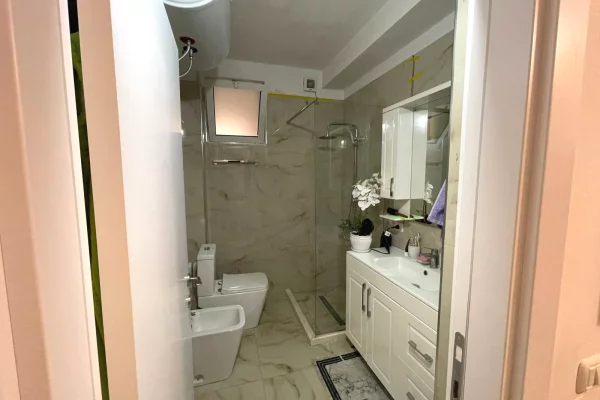 Shtepi ne shitje Apartament ne Durres, 1+1, Mobilimi E mobiluar, Pagesa 95,000  Euro.