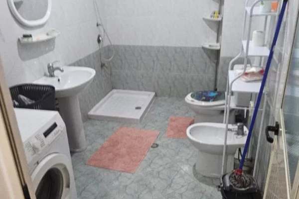 Shtepi me qera Apartament ne Durres, 1+1, Mobilimi E mobiluar, Pagesa 30,000  Leke.