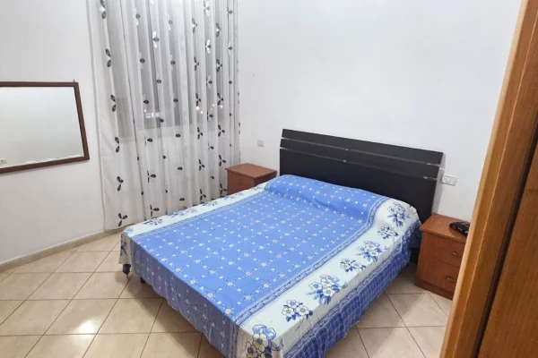 Shtepi me qera Apartament ne Durres, 1+1, Mobilimi E mobiluar, Pagesa 30,000  Leke.