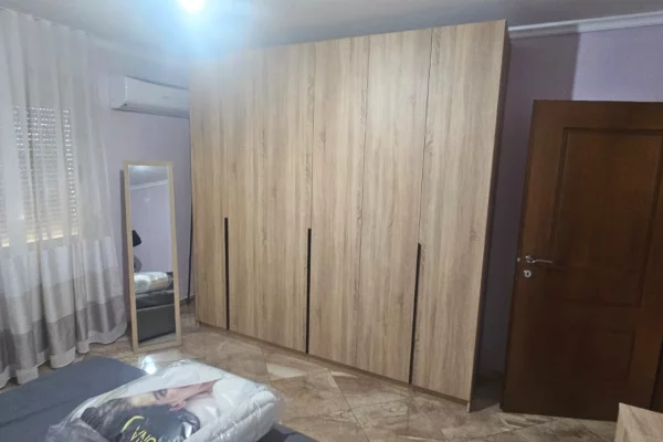 Shtepi me qera Apartament ne Durres, 2+1, Mobilimi E mobiluar, Pagesa 50,000  Leke.