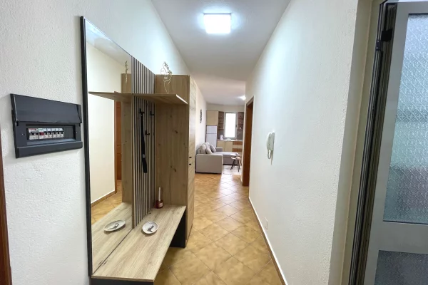 Shtepi ne shitje Apartament ne Durres, 1+1, Mobilimi E mobiluar, Pagesa 100,000  Euro.