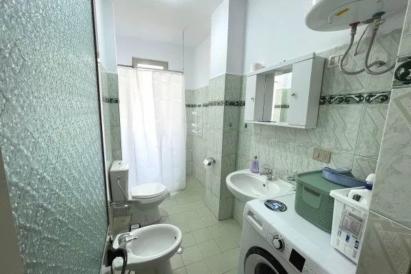 Shtepi ne shitje Apartament ne Durres, 1+1, Mobilimi E mobiluar, Pagesa 100,000  Euro.