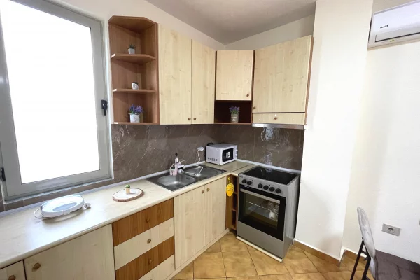 Shtepi ne shitje Apartament ne Durres, 1+1, Mobilimi E mobiluar, Pagesa 100,000  Euro.