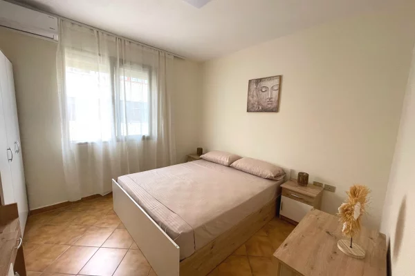 Shtepi ne shitje Apartament ne Durres, 1+1, Mobilimi E mobiluar, Pagesa 100,000  Euro.