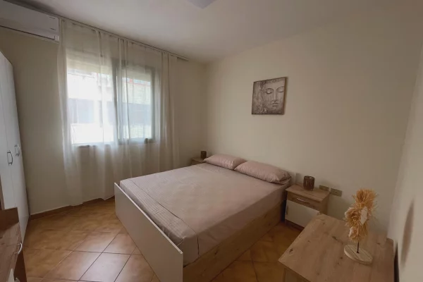 Shtepi ne shitje Apartament ne Durres, 1+1, Mobilimi E mobiluar, Pagesa 100,000  Euro.