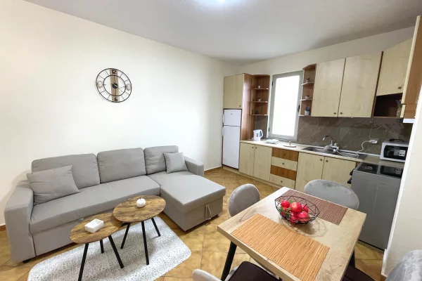 Shtepi ne shitje Apartament ne Durres, 1+1, Mobilimi E mobiluar, Pagesa 100,000  Euro.