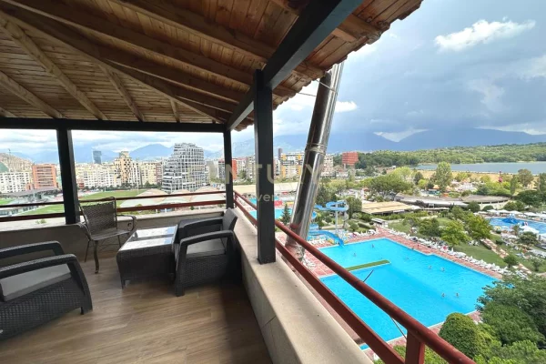 Shtepi ne shitje Penthose(kati i fundit panoramik) ne Tirane, 3+1, Mobilimi E mobiluar, Pagesa 800,000  Euro.