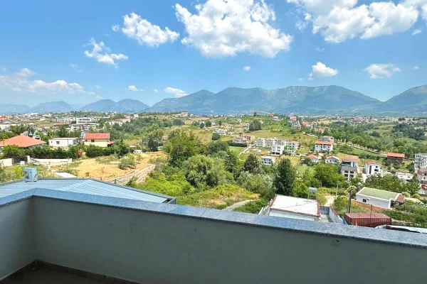 Shtepi me qera Shtepi Private ne Tirane, 2+1, Mobilimi E mobiluar, Pagesa 50,000  Leke.