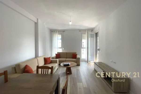 Appartamento in affitto a Tirana 2+1, Arredato