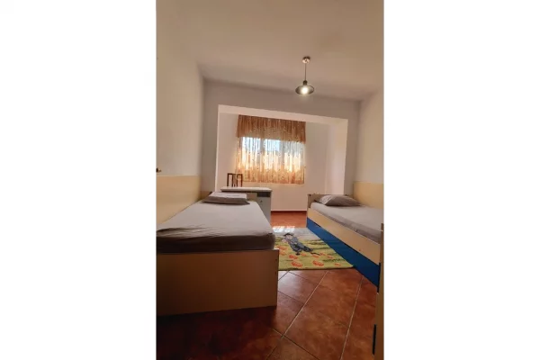 JAPIM ME QIRA APARTAMENT 2+1, ISH BLLOKU 700 € /Muaj