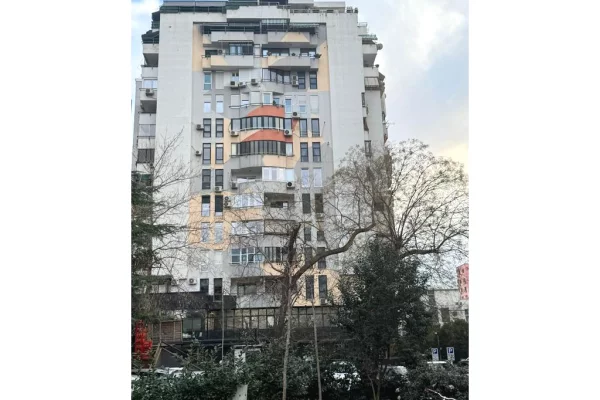 Appartamento in affitto a Tirana 3+1, Vuoto