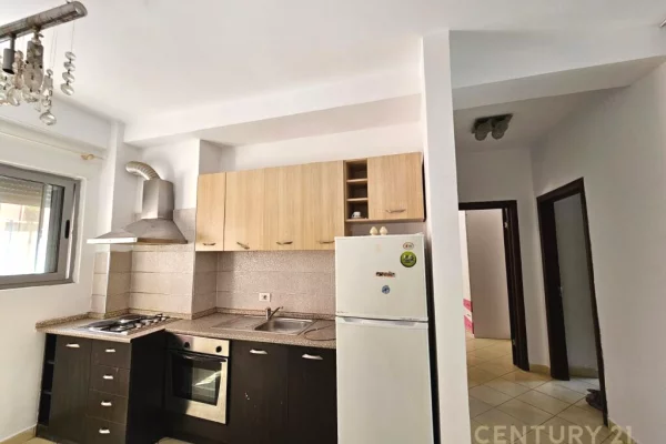 Shtepi me qera Apartament ne Tirane, 2+1, Mobilimi E mobiluar, Pagesa 400  Euro.