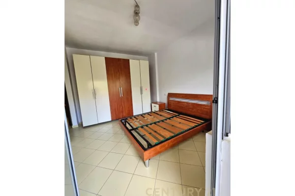 Shtepi me qera Apartament ne Tirane, 2+1, Mobilimi E mobiluar, Pagesa 400  Euro.
