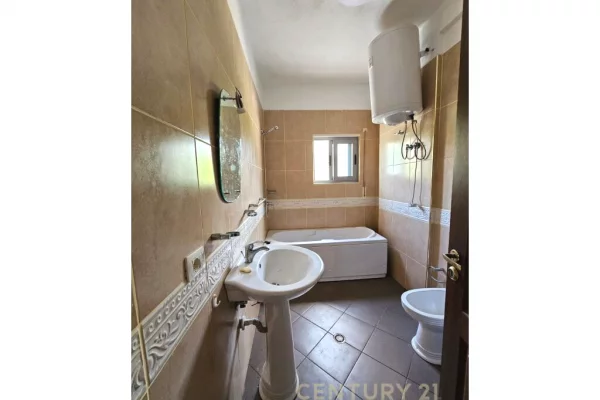 Shtepi me qera Apartament ne Tirane, 2+1, Mobilimi E mobiluar, Pagesa 400  Euro.