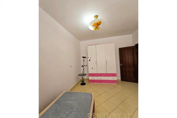 Shtepi me qera Apartament ne Tirane, 2+1, Mobilimi E mobiluar, Pagesa 400  Euro.