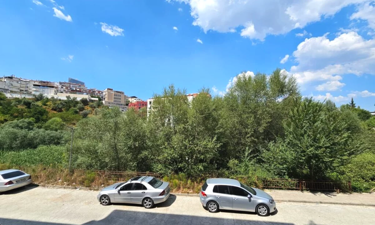 Shtepi me qera Apartament ne Tirane, 2+1, Mobilimi E mobiluar, Pagesa 400  Euro.