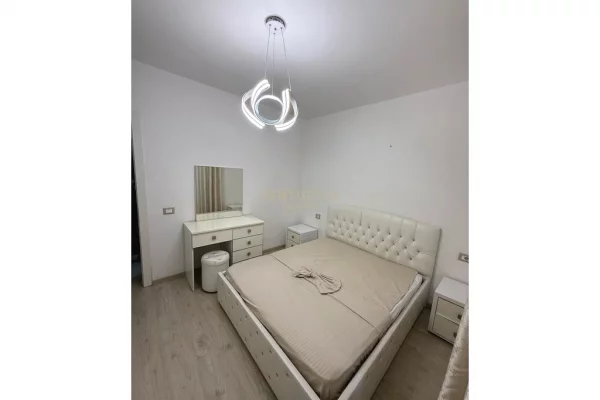 Shtepi me qera Apartament ne Tirane, 1+1, Mobilimi E mobiluar, Pagesa 450  Euro.