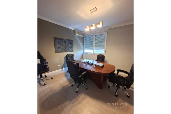 Appartamento in affitto a Tirana 3+1, Arredato