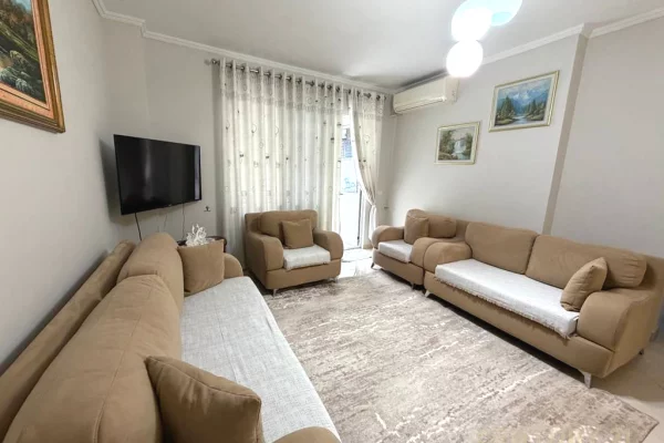 Appartamento in affitto a Tirana 2+1, Arredato