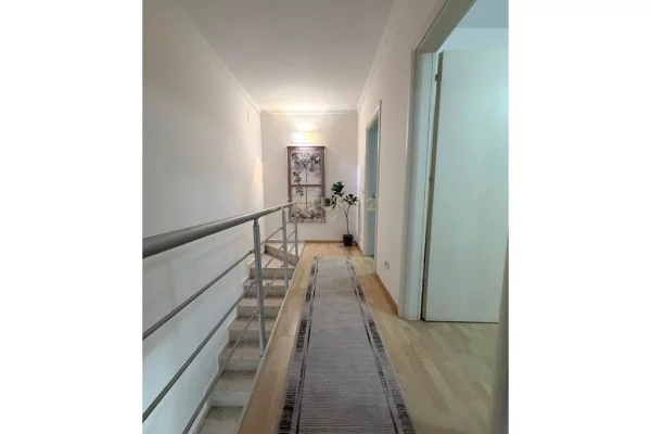 Appartamento in affitto a Tirana 2+1, Arredato