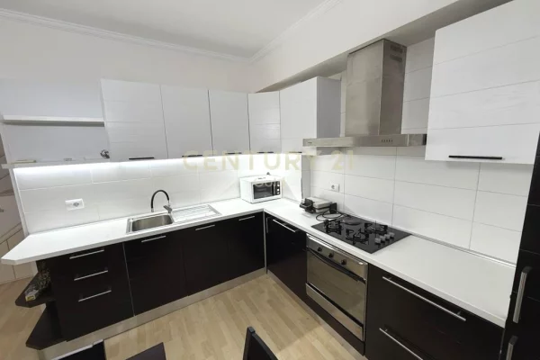 Appartamento in affitto a Tirana 2+1, Arredato