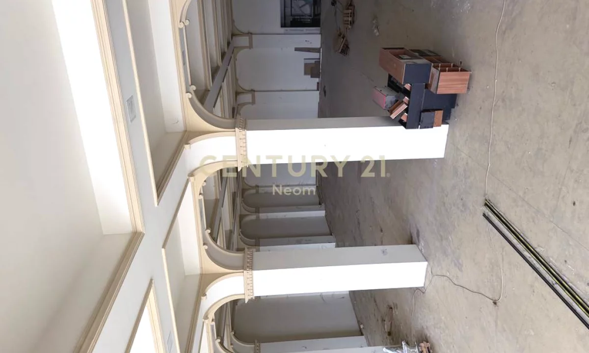 Ambient Komercial me Qira – Casa Italia 7,000 Euro /Muaj