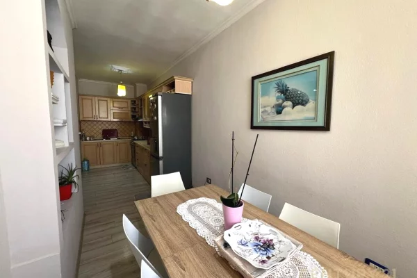 Appartamento in affitto a Tirana 2+1, Arredato