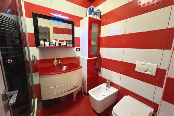 Appartamento in affitto a Tirana 2+1, Arredato