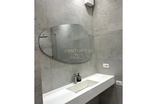 Appartamento in affitto a Tirana 1+1, Vuoto