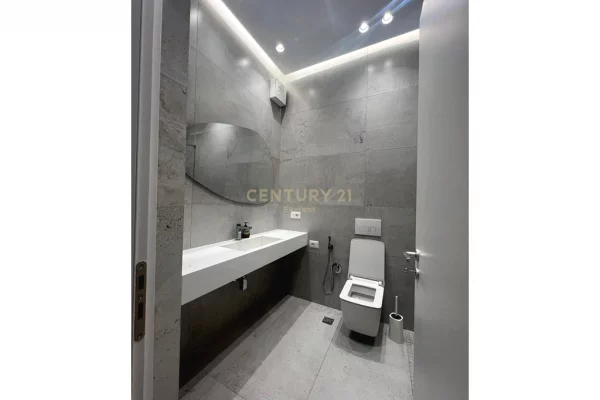 Appartamento in affitto a Tirana 1+1, Vuoto